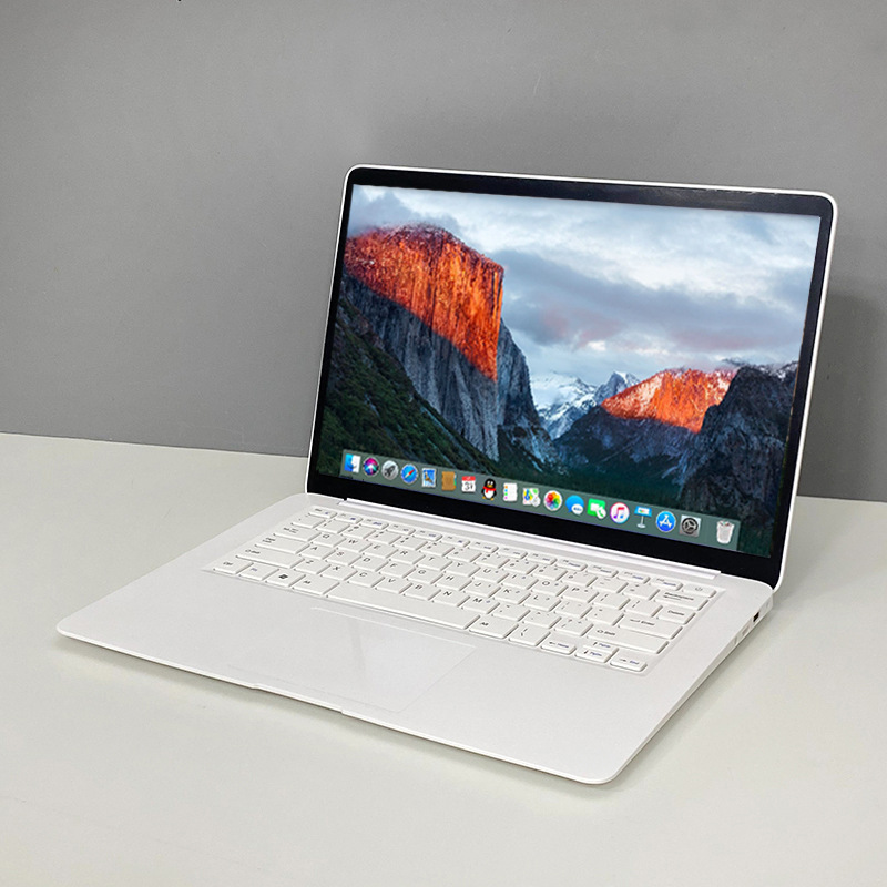 Simulación de computadora props 13.3 modelo de Apple ultra delgada modelo de escritorio sala modelo props