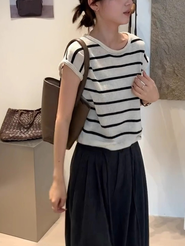 韓国シックなグレーニットアイスシルク右肩半袖Tシャツ女性用夏小短いユニークで美しいトップ|undefined