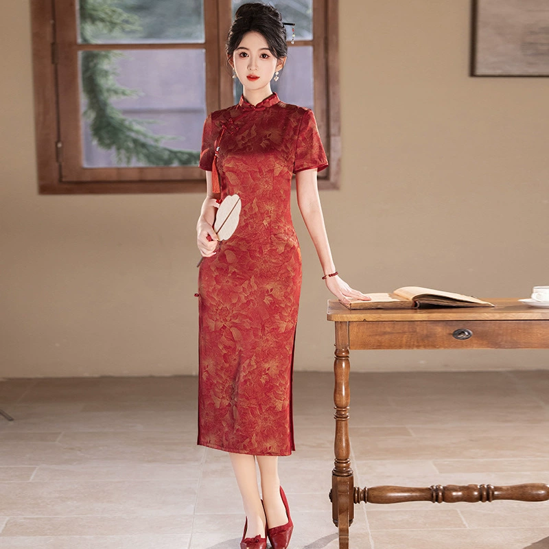 Старый шанхайский ретро национальный стиль длинный рукав красный чонсам с короткими рукавами 2025 весенний свадебный банкет новый чонсам