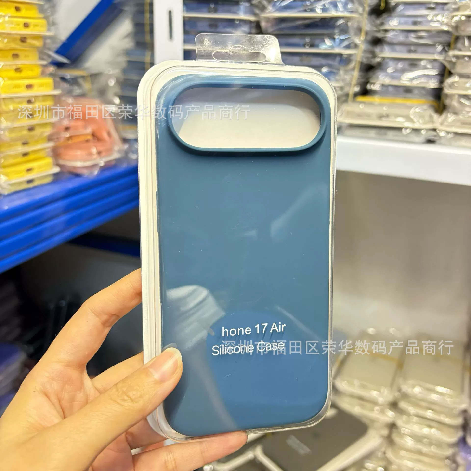 Чехол для телефона Apple iPhone17/iPhone17 Pro/iPhone17 Pro Max — жидкий силикон, кнопка камеры, защита от падений