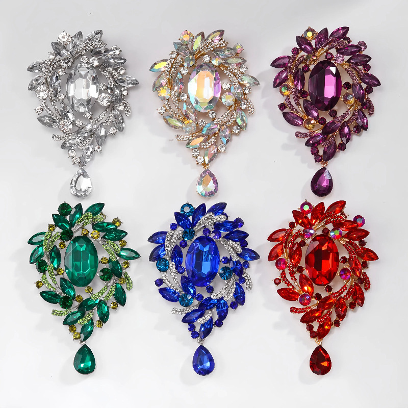 European and American Fashion High-End Brooches, High-End Diamond-Encrusted Crystal Corsage Pins, Niche Women's Clothing Accessories