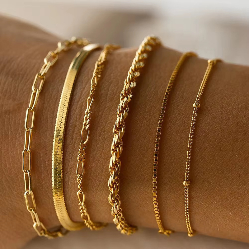 Cross-border hot-selling fashion simple titanium steel bracelet plating 18k gold Figaro chain a variety of stainless steel bracelet jewelry Cross-border hot-selling fashion simple titanium steel bracelet plating 18k gold Figaro chain a variety of stainless steel bracelet jewelry