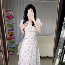 法式复古碎花连衣裙女2024年夏季新款收腰显瘦系带泡泡袖裙子