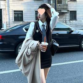 学院风感假两件包臀裙秋冬新款甜美气质收腰撞色长袖连衣裙