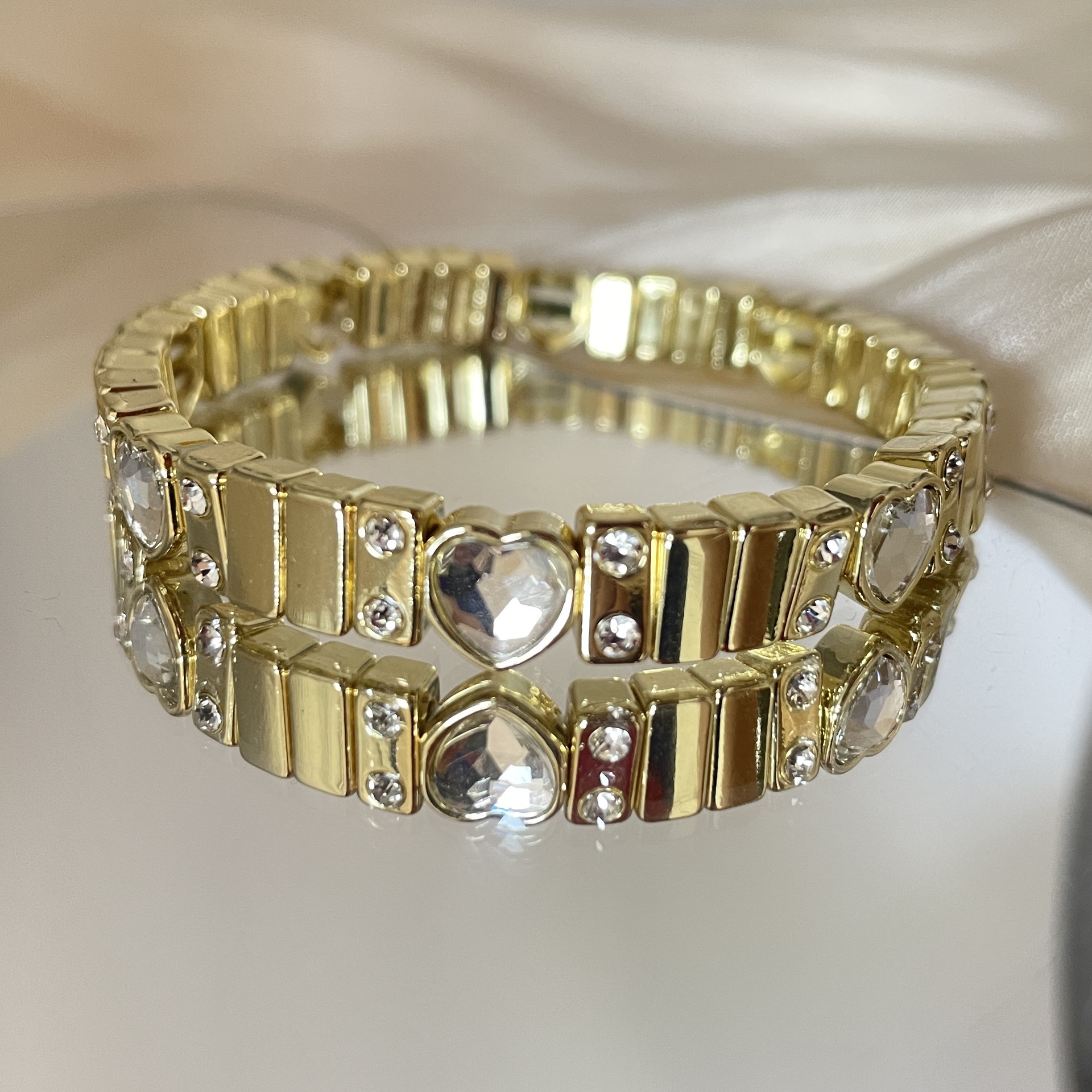 Daily Occasion Retro Heart Shape Alloy Wholesale Bracelets