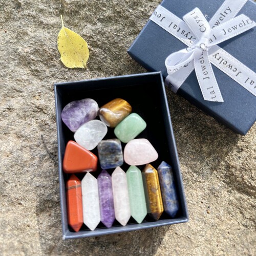 Natural stone crystal hexagonal column double-pointed set Chakela chakra colorful irregular 7 combination gift box