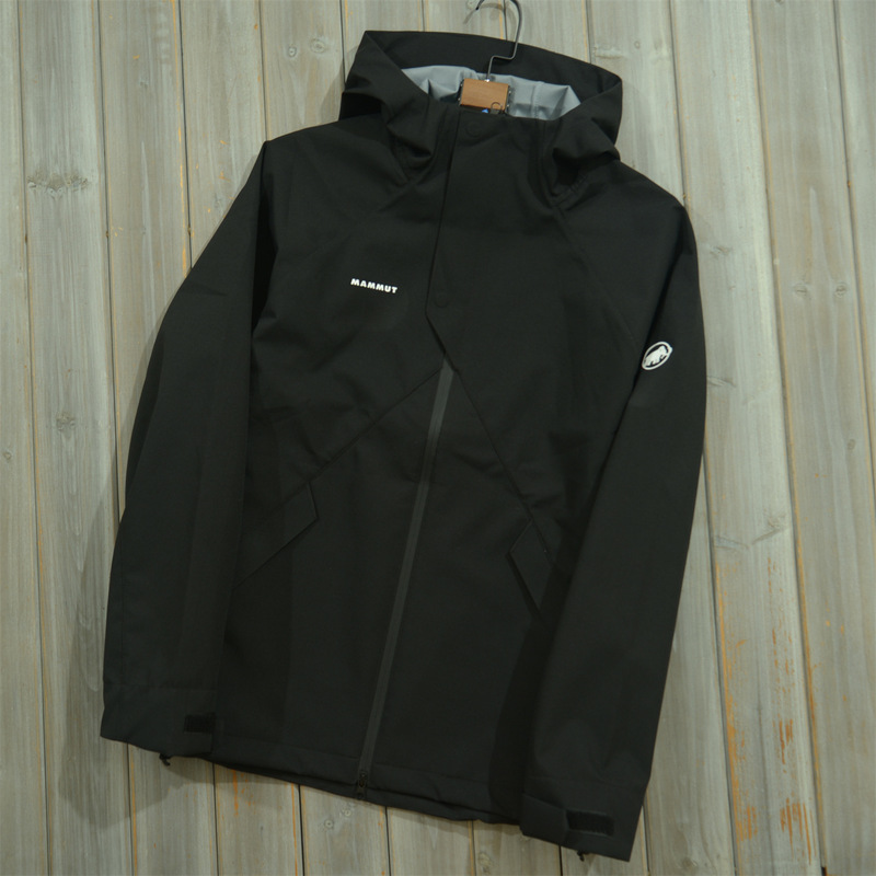 Spring and Autumn Mammoth New Couple Soft Shell Jacket Outdoor Sports Casual Versatile Hooded Jacket Trendy