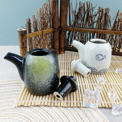 Japanese-style soy sauce and vinegar bottles, Japanese cuisine sushi vinegar cruet, soy sauce and condiment pot for home use, ceramic soy sauce bottle for dumplings and seasonings