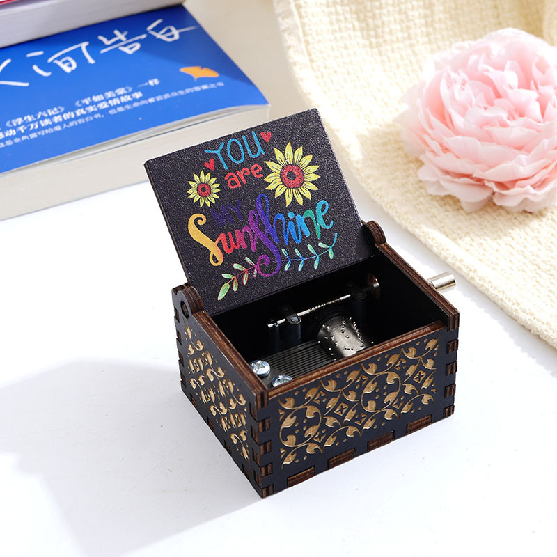 Caja de música de madera Caja de música de manivela tallada vintage Caja de música de madera Impresión en color UV transfronteriza Eres mi sol