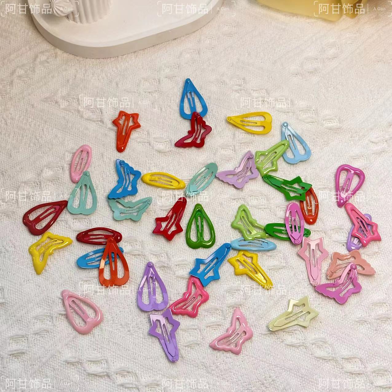 3 cm, heart-shaped