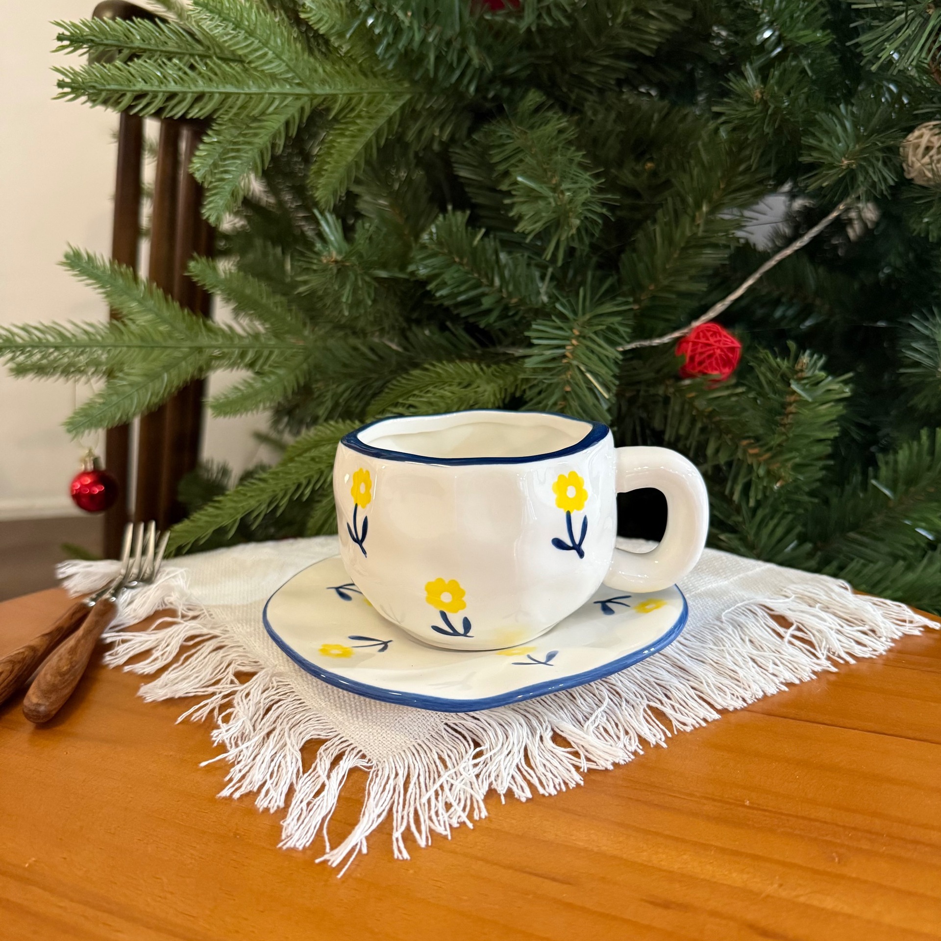 Tazas y platos de cerámica de flores retro de estilo coreano, tazas y platos de café irregular pellizcado a mano, tazas y platos de té de la tarde