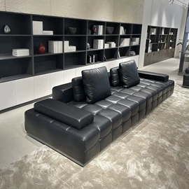 浴室柜;皮艺床;浴缸