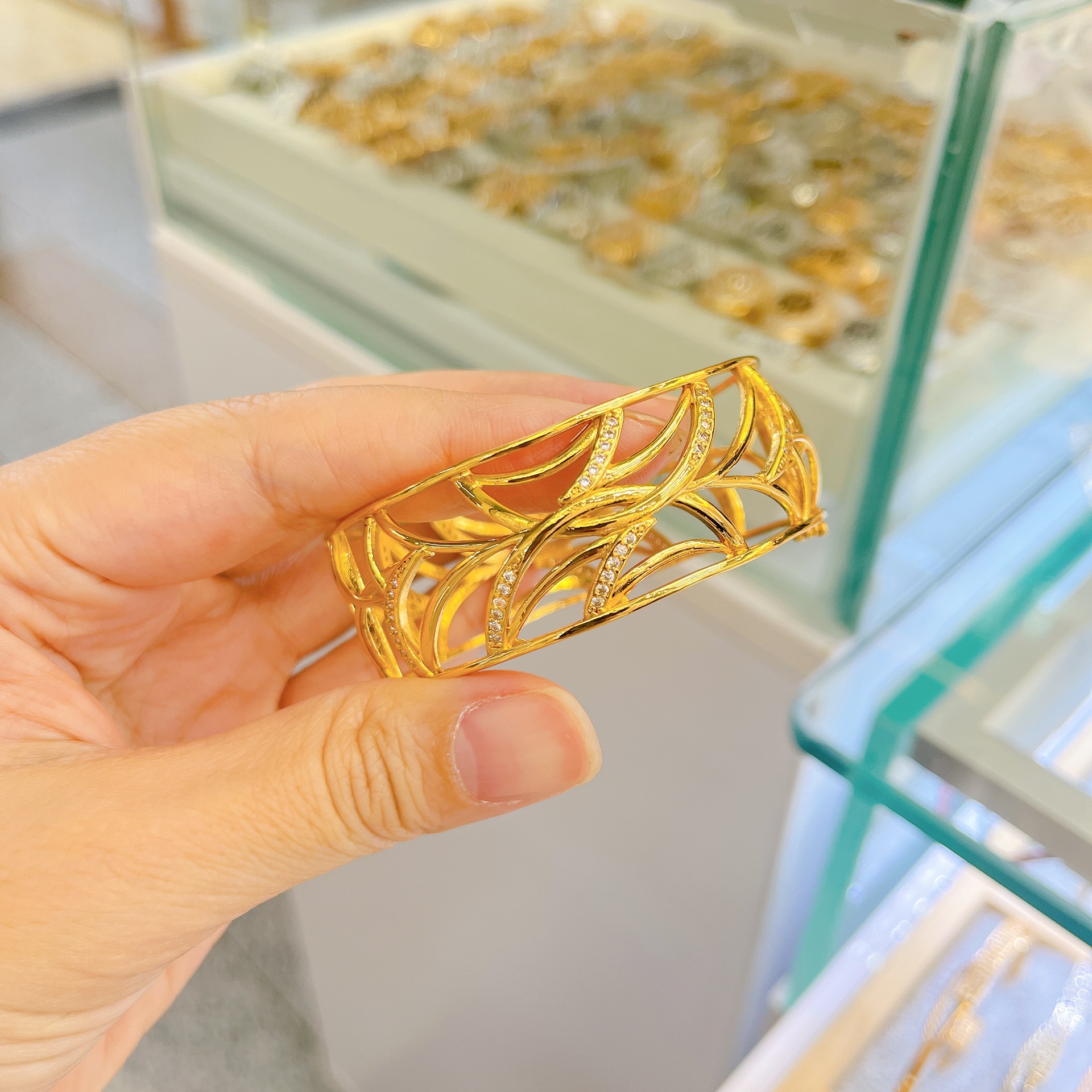 Brazalete de diamantes de ancho idéntico