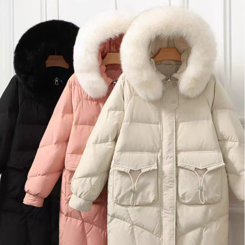 Элитная женская куртка из белого утиного пуха с капюшоном и меховым воротником, оптовая продажа излишков элитной брендовой женской одежды.