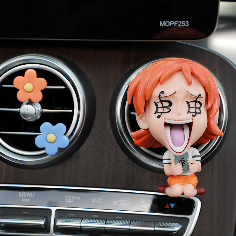 One Piece Hand Car Outlet Clip de perfume Luffy Accesorios creativos para automóviles Decoración de automóviles Adornos para hombres y mujeres
