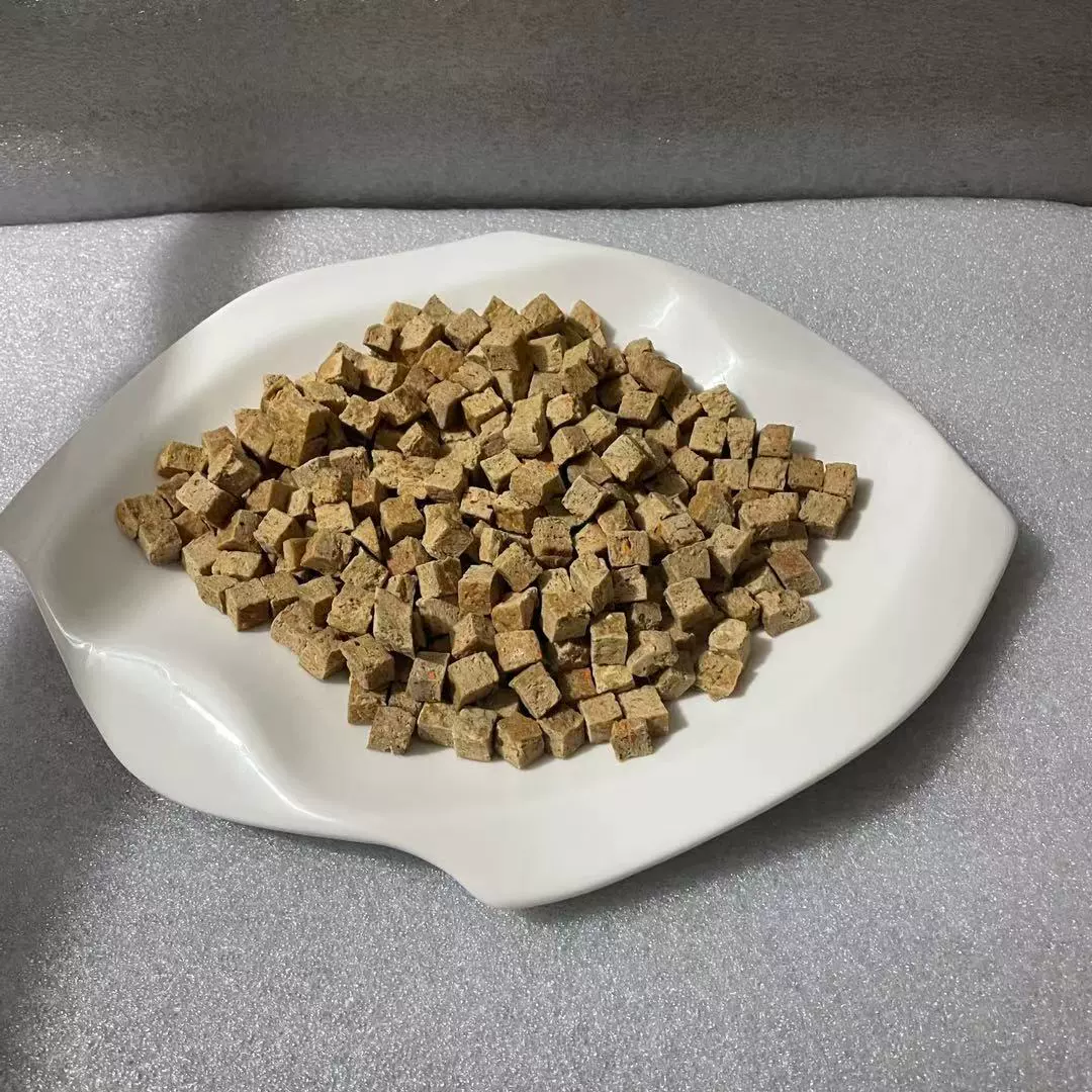 Лиофилизированные куриные и Морковные зерна 500 г закусок для домашних животных оптом от производителей закусок для кошек и собак