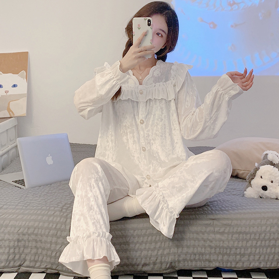 Pijamas de terciopelo de oro coreano de alto nivel, pijamas de viento de invierno de invierno de diamante red roja de dos piezas de ropa para el hogar
