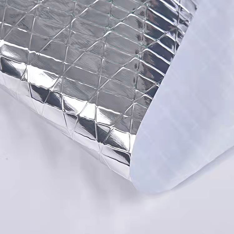 供应镀铝膜复合牛皮纸 屋面用反射隔热膜 加筋铝膜 地面防潮层