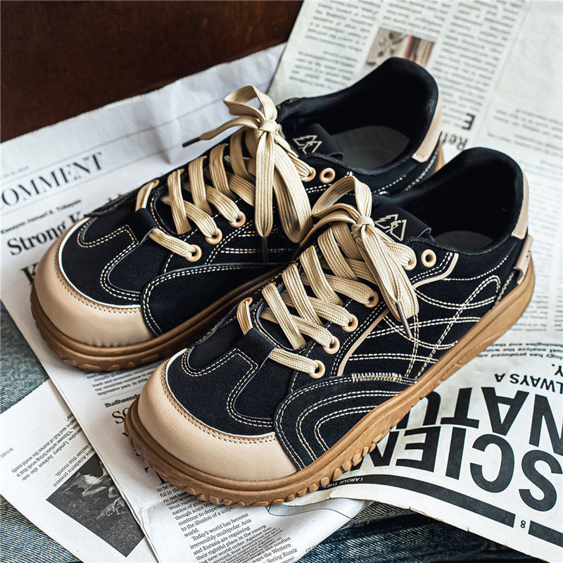 Giày sneaker nam cổ thấp mũi tròn rộng form Đức, đế bằng gót thấp 1–3 cm, dây buộc, phối màu trơn — Z8822 màu đỏ, Z8822 thẻ trắng, Z8822 thẻ đen