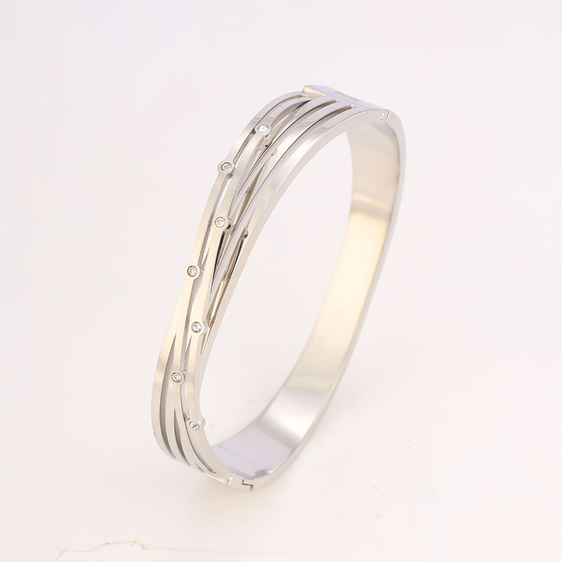 Brazalete de acero trenzado de diamantes de oro de 18 quilates no se desvanece pareja de moda de acero inoxidable pulsera de bambú