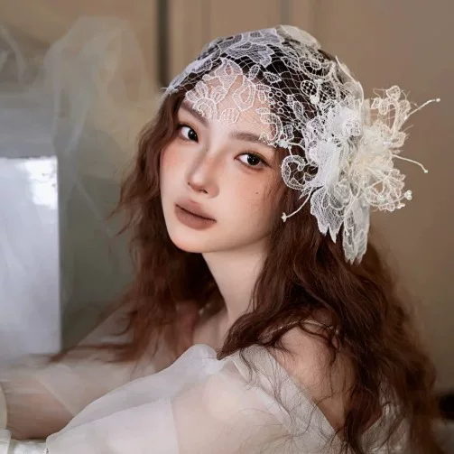 Bride's New Lace Design Sense Gauze Hat Retro Light Luxury Atmosphere Sense Flower Veil Dress Photographic Accessories