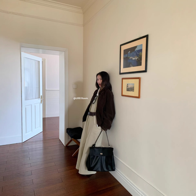 Urr Room2026 Early Spring Retro Old Money Style Suede Silhouette Jacket for Women Classic Layered Jacket Artistic Retro