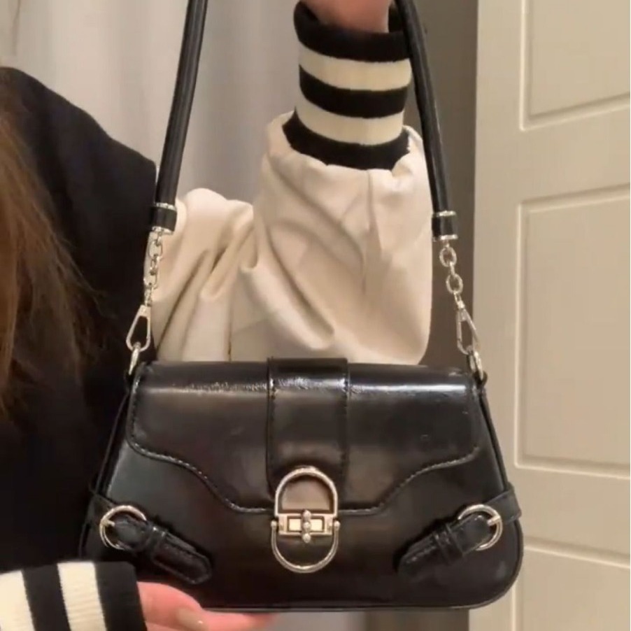 French single-shoulder bag 2024 black new bag niche texture French bread bag retro crossbody bag versatile crossbody bag