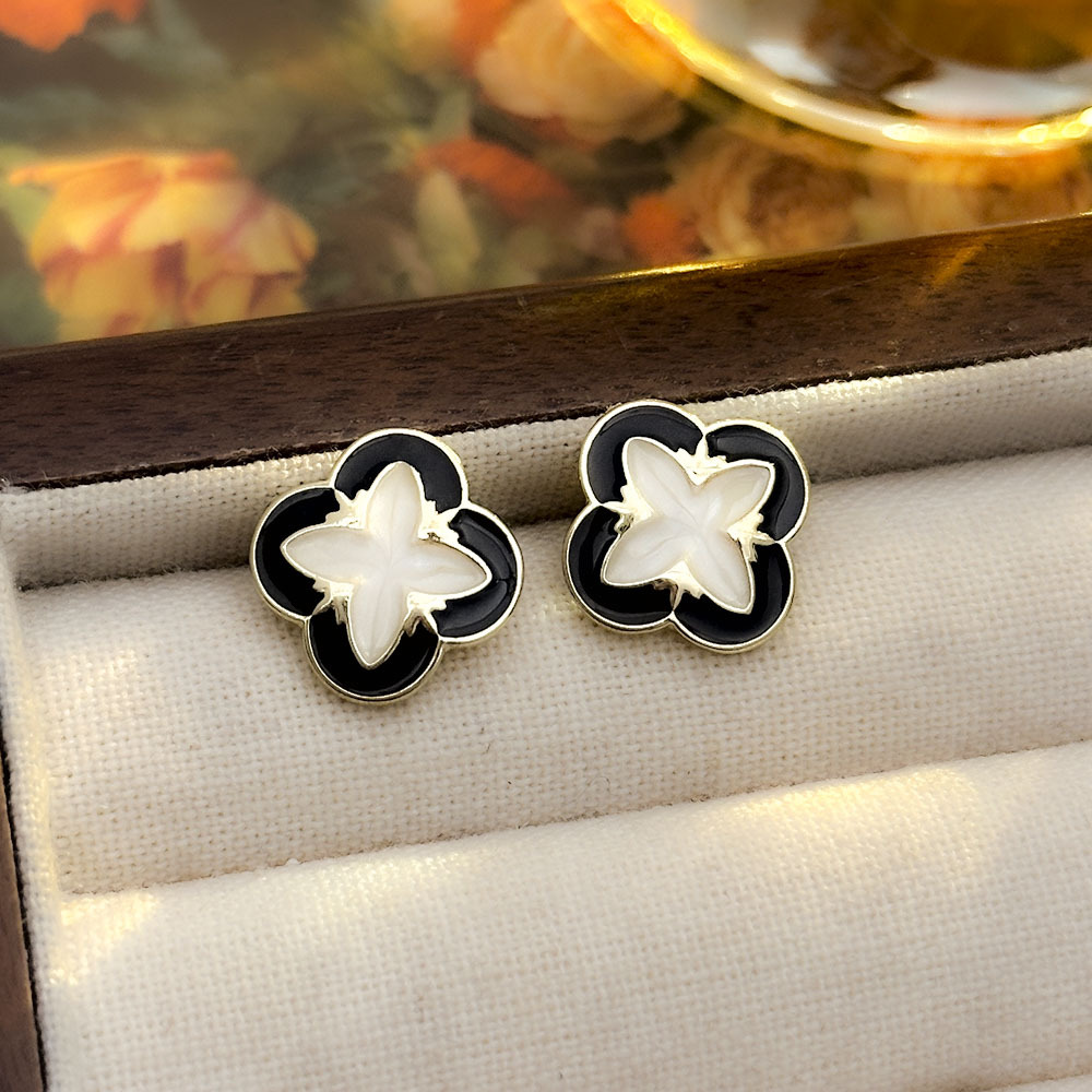 Pinzas para las orejas de flores vidriadas de goteo coreanas, sin agujeros para las orejas, sin dolor, pendientes de temperamento de alta calidad, elegantes y de moda, accesorios para las orejas simples, mujeres