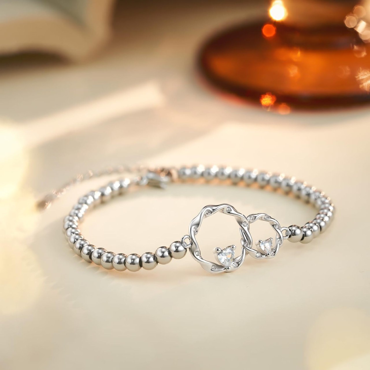 Adjustable Silver Bracelet With Heart Zircon And Bead Details_voghion.com