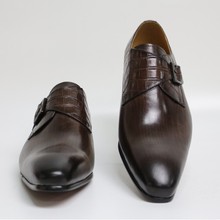 跨境电商热卖男鞋流行时尚耐磨休闲皮鞋男百搭舒适豆豆鞋一脚蹬鞋