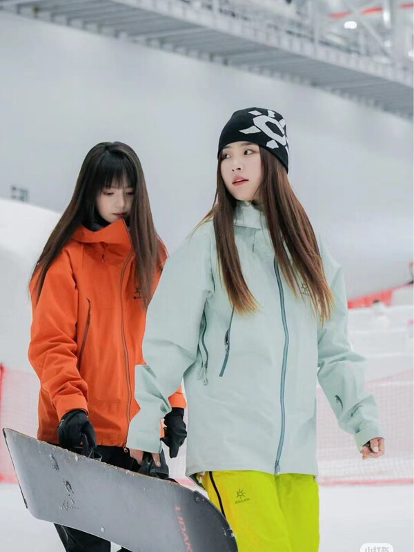 KAILA凯乐石户外压胶连帽v领登山透气防风防水硬壳冲锋衣男女同款|undefined