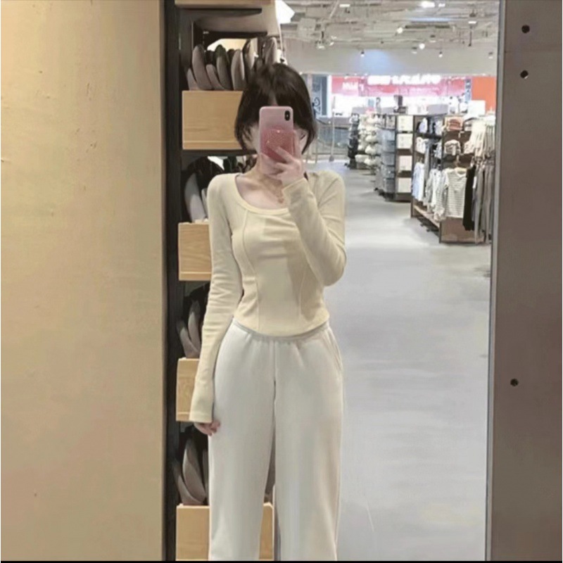 White base body-friendly fitted fleece design long-sleeve