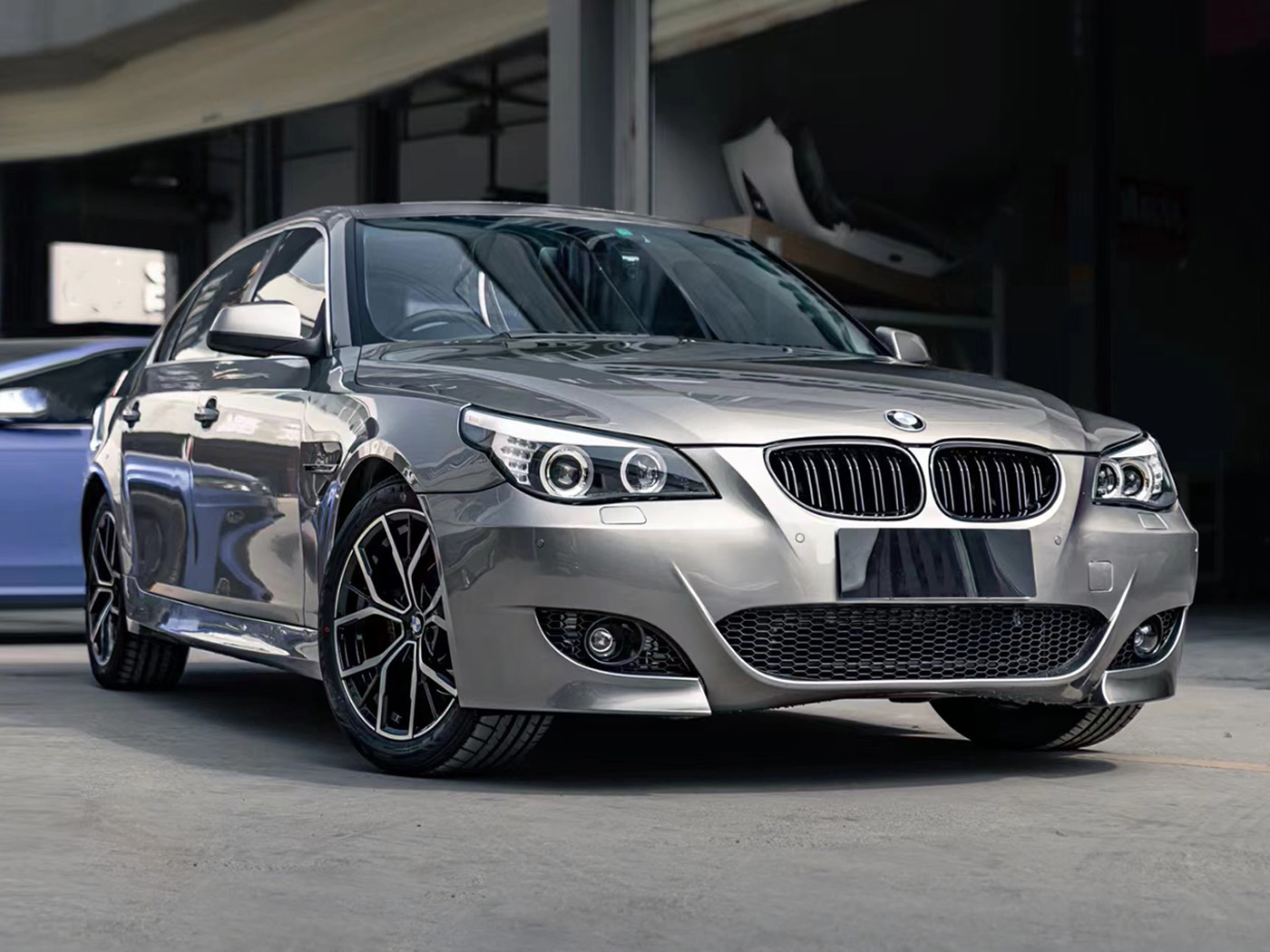 Suitable for 04-10 Bmw 5 Series Modified M5 Large Surround 1m Front and Rear Bumpers, Side Skirts, Center Grille, Rear Wing E60 Kit