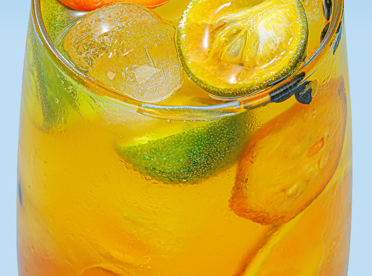 Freeze Dried Passion Fruit Orange Kumquat Green Mandarin Fruit Tea Blend Cold Brew 115g in use
