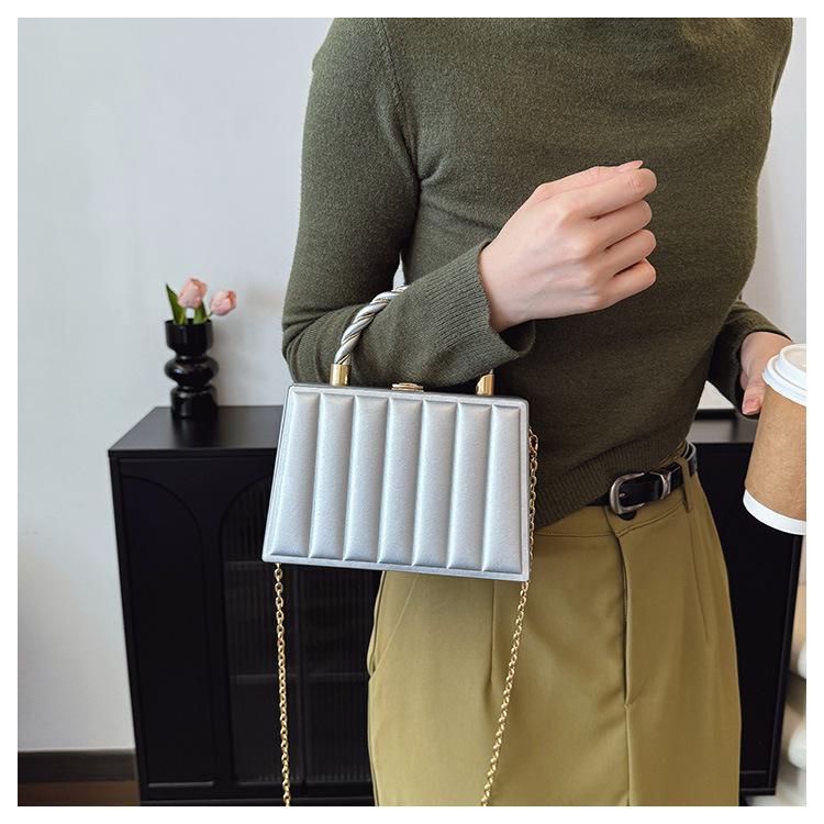 438g Weight Synthetic Leather Lining Material Sewing Thread Fashion Element Lock clasp Closure Type Single Shoulder Strap Strap Type Shoulder Bag Bags Type Holiday, Travel, Shopping Occasion PU Material Solid Color Pattern All Seasons Season Women's Gender Elegant, Streetwear Style Square Shape Medium Size Women's Medium PU Solid Color Elegant Streetwear Sewing Thread Square Lock Clasp Shoulder Bag 23