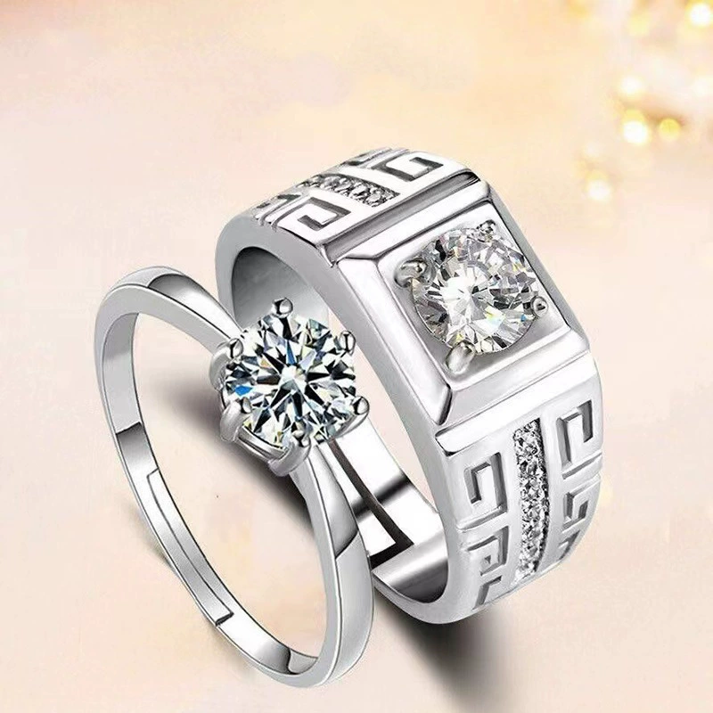 Комплект колец — электронакладное покрытие под 18K платину, Moissanite шестикрепленный женское кольцо + мужское кольцо, регулируемая часть