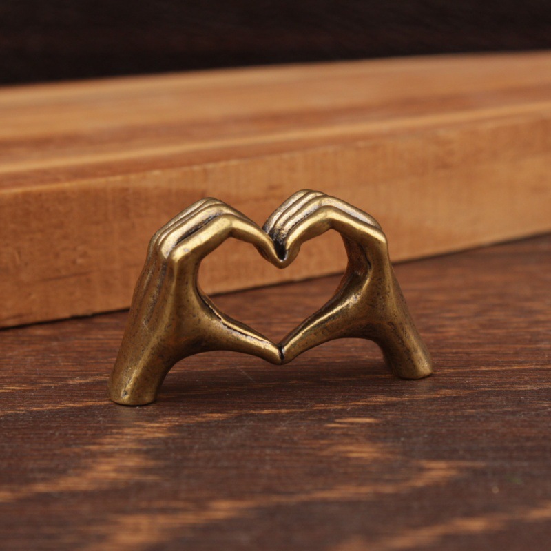 Cross-border creative golden hands heart-shaped ceramic ornaments…