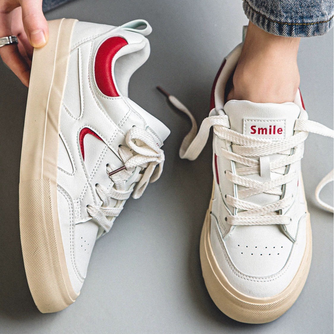 Zapatos de skate para hombres, zapatos de moda, 2025 nuevos zapatos de mujer de tamaño grande, zapatos blancos, zapatos de moda nacionales de cuero ultra delgados.