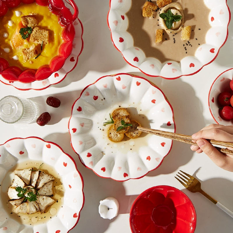 Ceramic tableware set, Chinese‑style capacious soup bowls and plates, red heart rim, multiple sizes