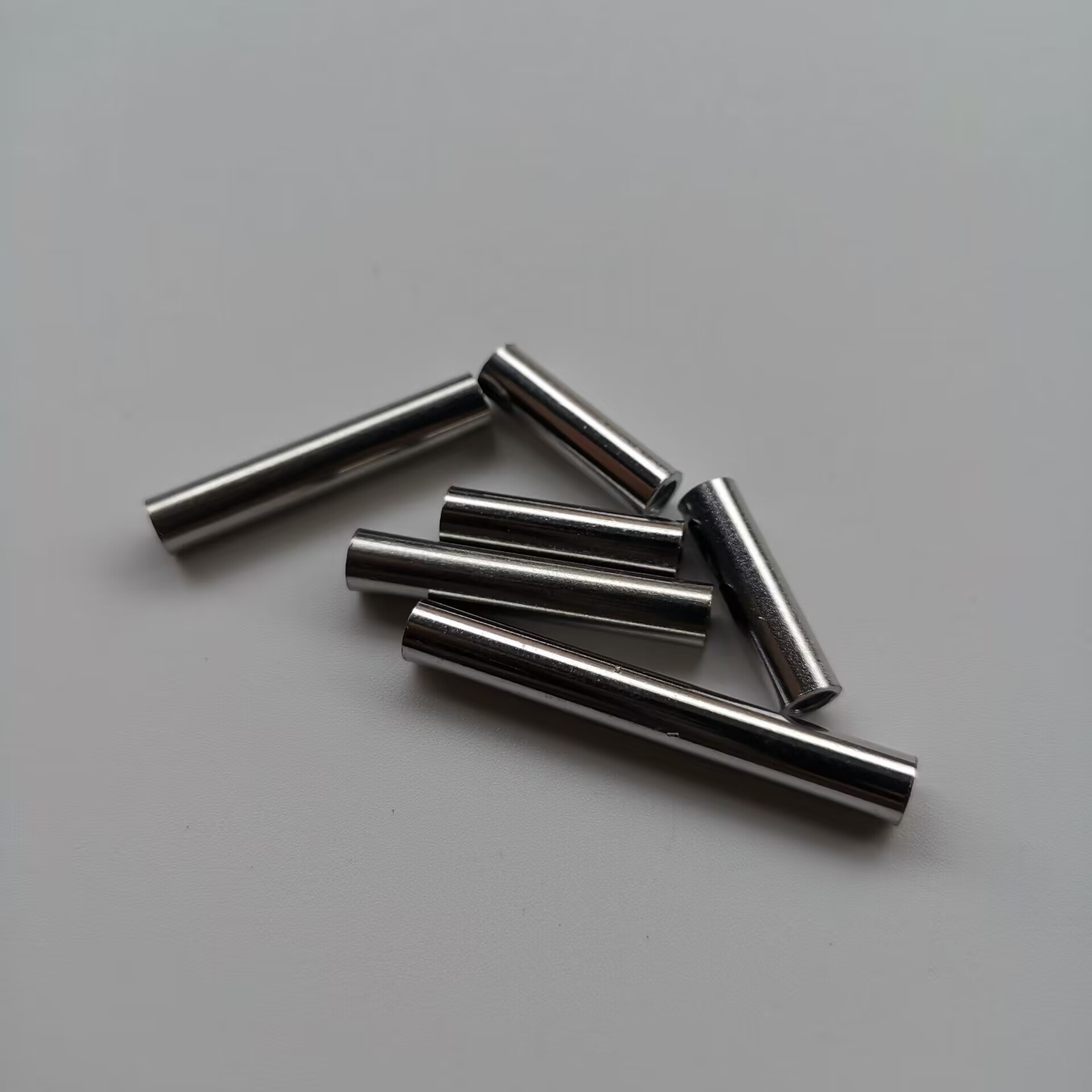 批发供应M4X15接地螺母柱内牙空心螺帽双通攻牙挤压螺柱铁圆柱头