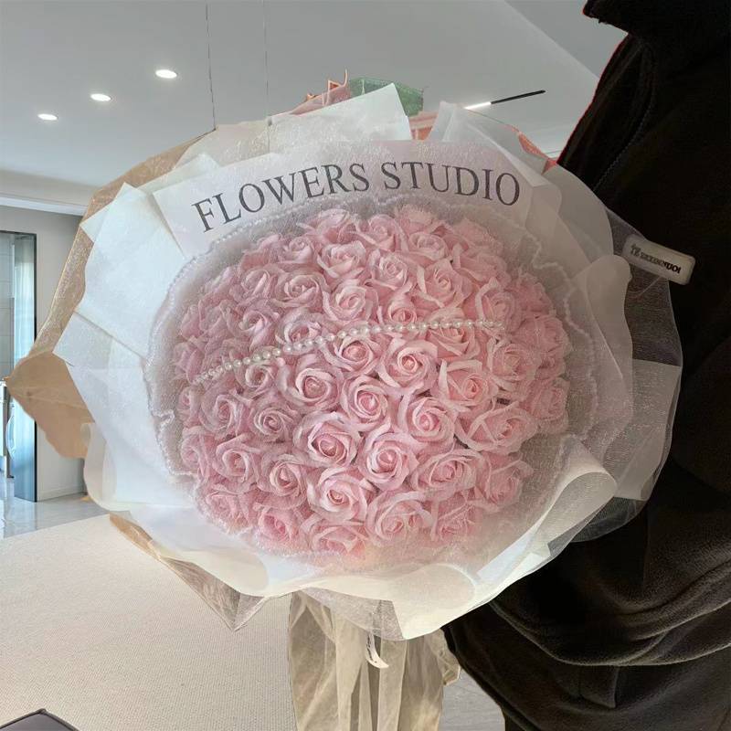 【천 개의 은하수】핑크 스노우 마운틴 장미 52송이 꽃다발