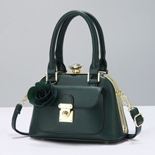 精美贵妇单肩包斜挎包女包新款韩版百搭气质平纹手提包