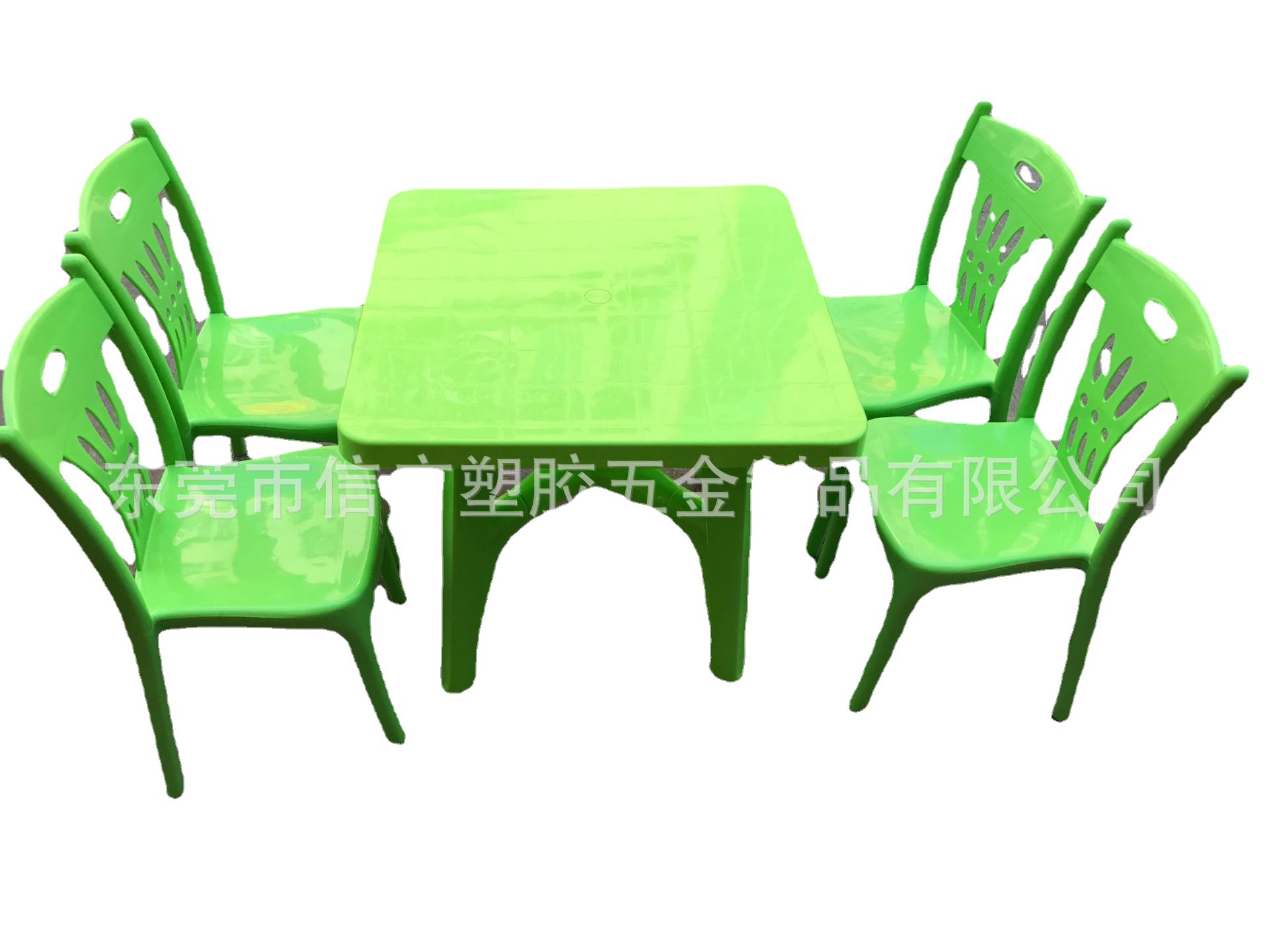 供应夏季白色户外胶方桌扶手椅塑料休闲海边靠背桌椅91*91*72.2cm