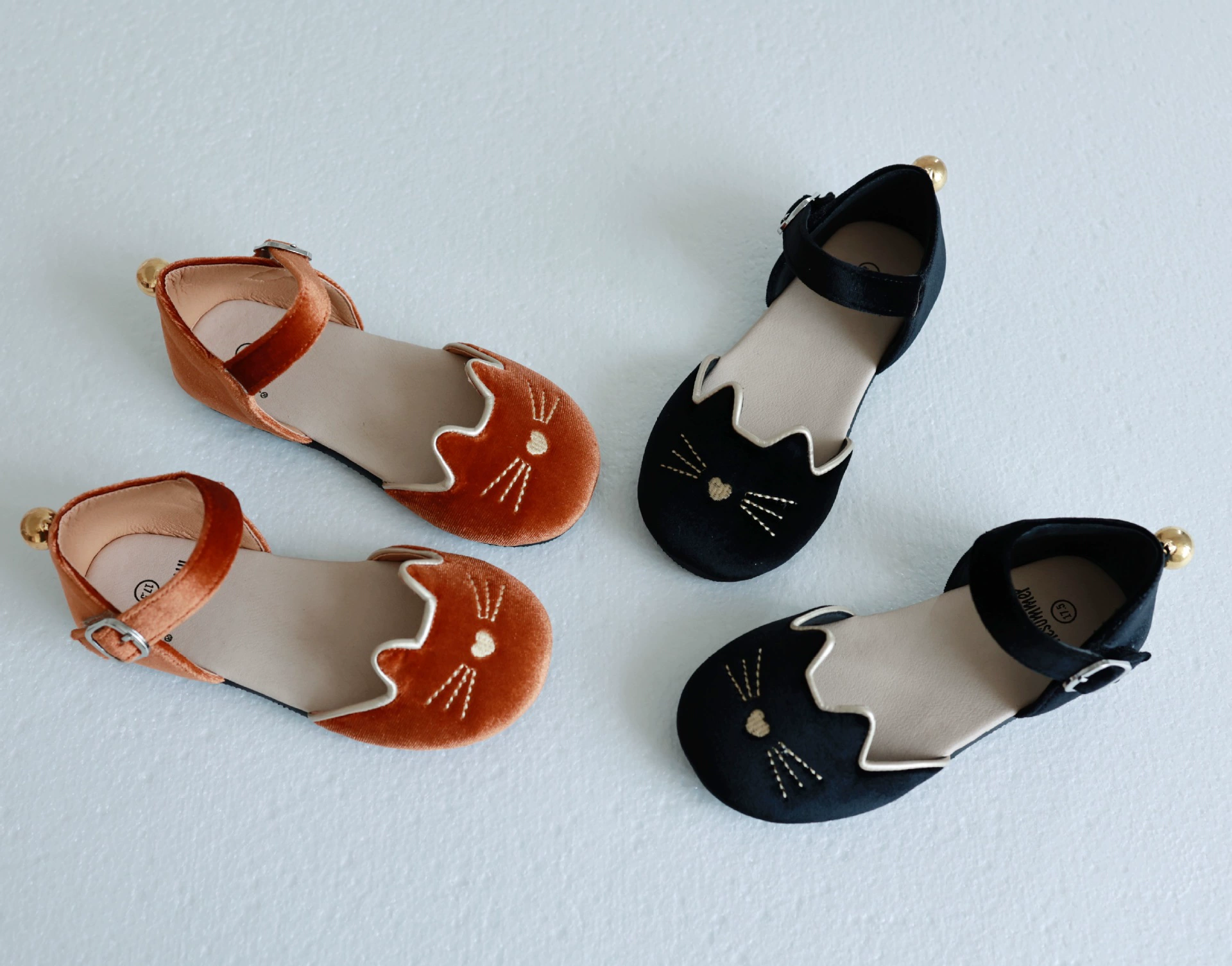 Летние сандалии littlesummer 2022 из новой коллекции: бархатные, с мультяшным котиком, на мягкой подошве, с детским шармом.