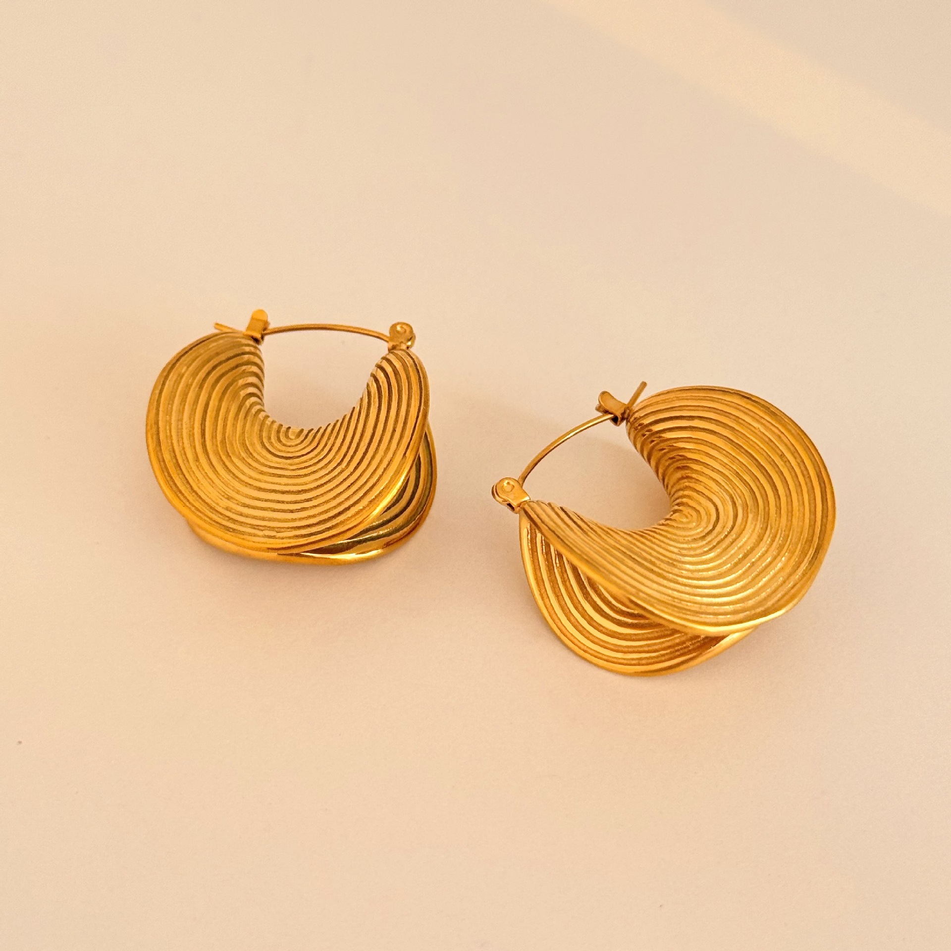 1 Paar Ig-stil Einfacher Stil Einfarbig Überzug Rostfreier Stahl 18 Karat Vergoldet Ohrringe display picture 6