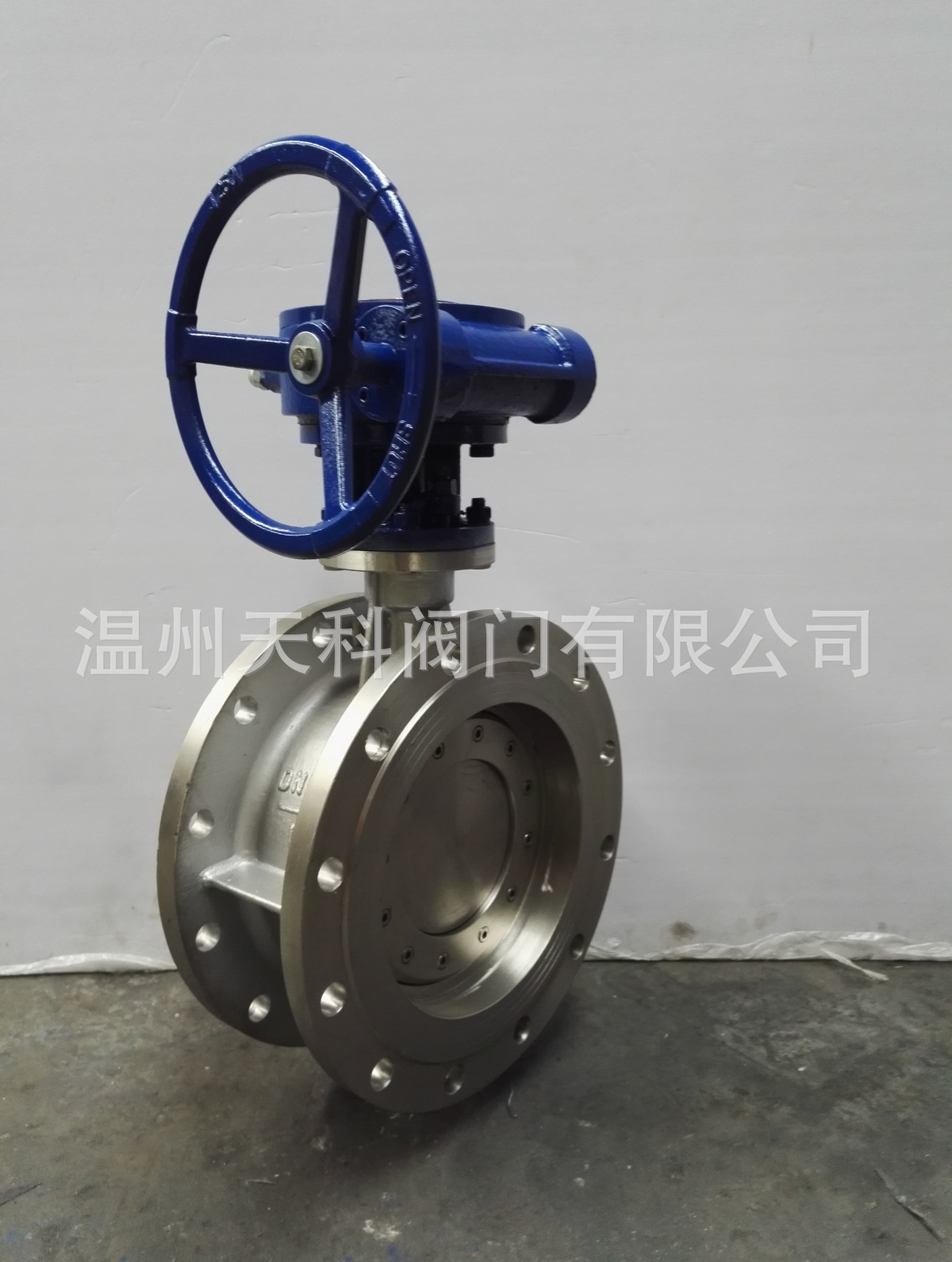 国标化工部PN10-DN250三偏心不锈钢CF8法兰304硬密封蝶阀蜗轮操作