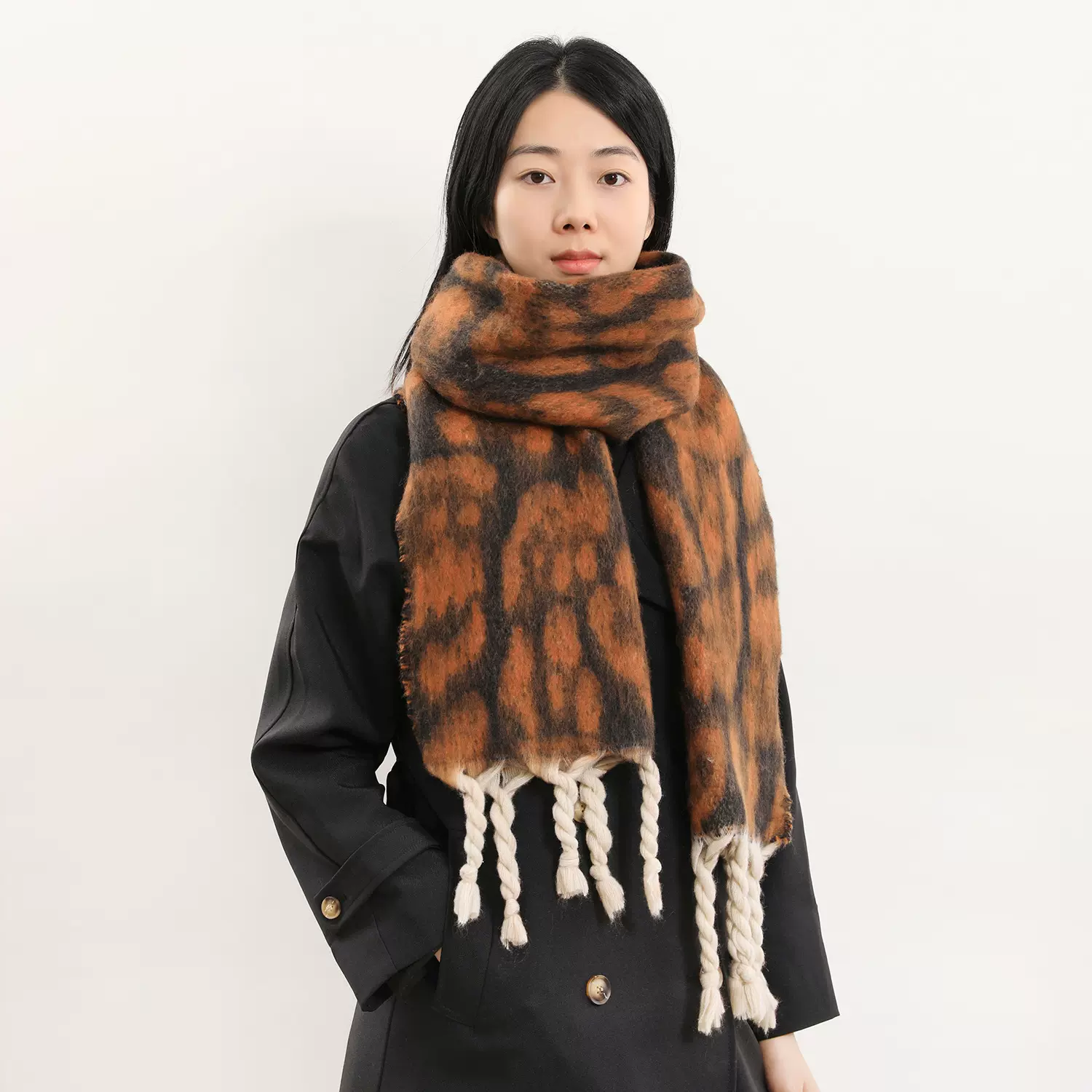 围巾女2025秋冬高级感经典花纹子仿羊绒流苏保暖时尚百搭披肩厂家
