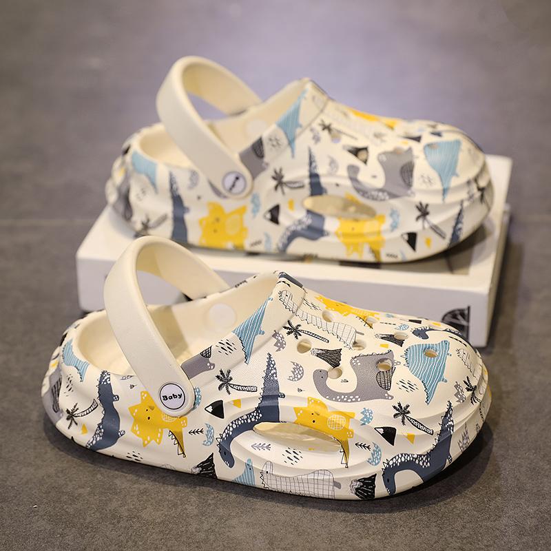 2025 New Summer Boys' Slippers, Clogs, Kidsren's Versatile Casual Sandals, Soft-Soled Outer Wear, Girls' Beach Shoes
