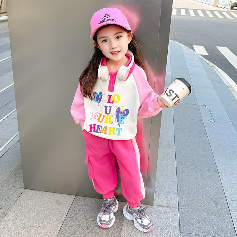 소녀 세트 봄과 가을 2024 새로운 패션 어린 소녀 스포츠 스타일 편지 POLO 중소형 어린이를위한 투피스 세트