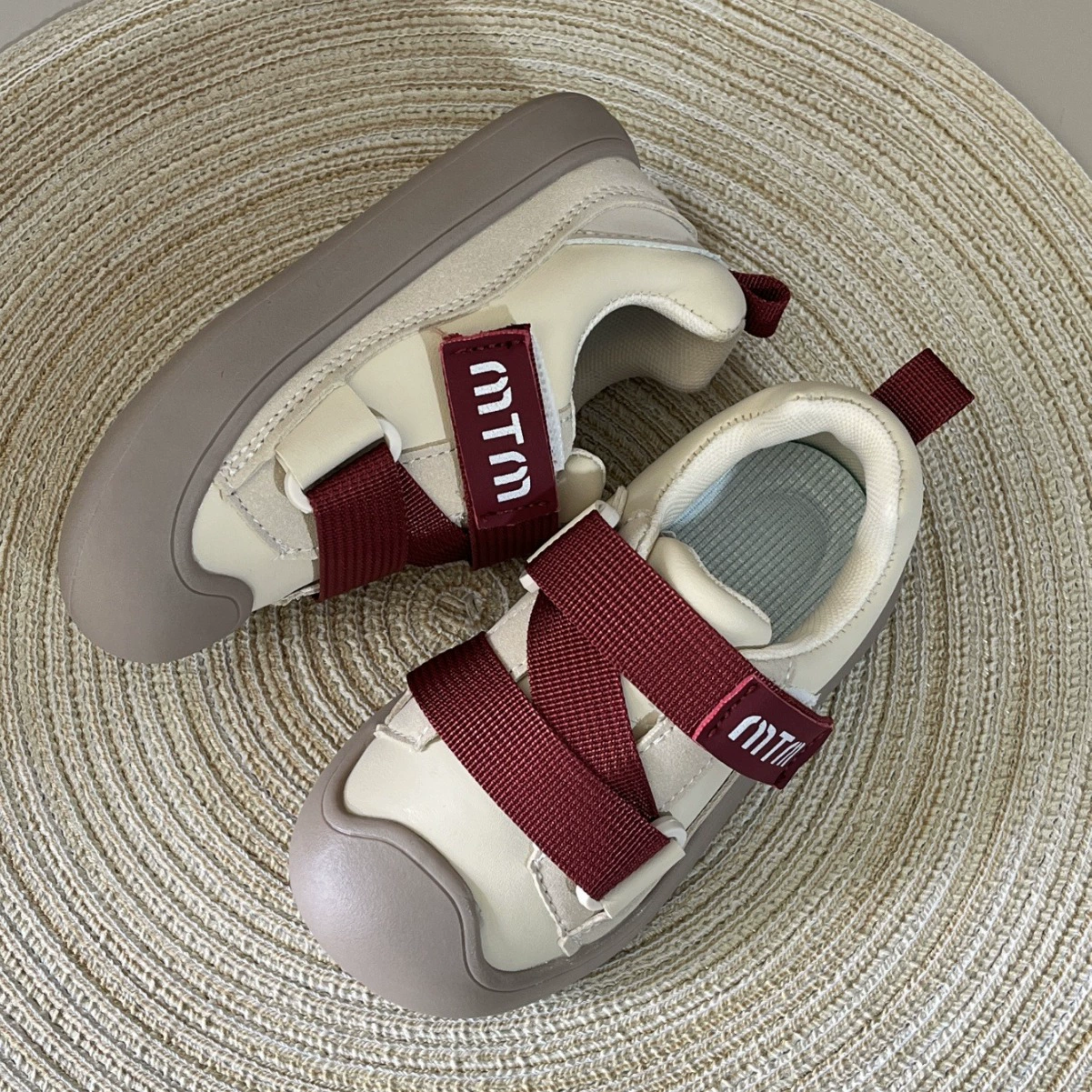 Children's shoes for early age for men and women, universal sneakers for leisure, soft sole, autumn, trend of season